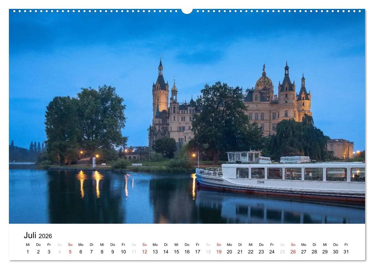 Bild: 9783516117165 | Schweriner Märchenschloss (Wandkalender 2026 DIN A2 quer), CALVENDO...