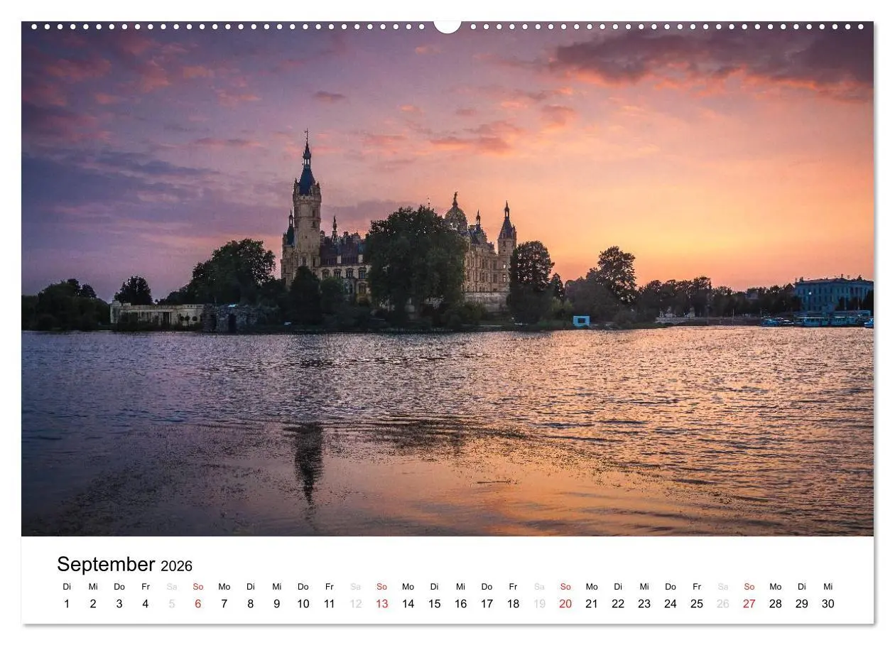 Bild: 9783516117165 | Schweriner Märchenschloss (Wandkalender 2026 DIN A2 quer), CALVENDO...