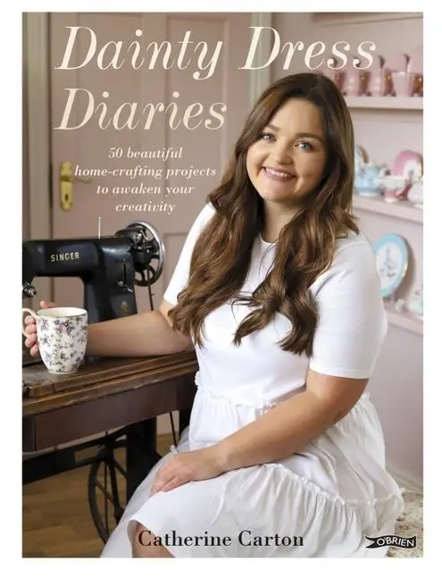 Cover: 9781788492966 | Dainty Dress Diaries | Catherine Carton | Buch | Gebunden | Englisch
