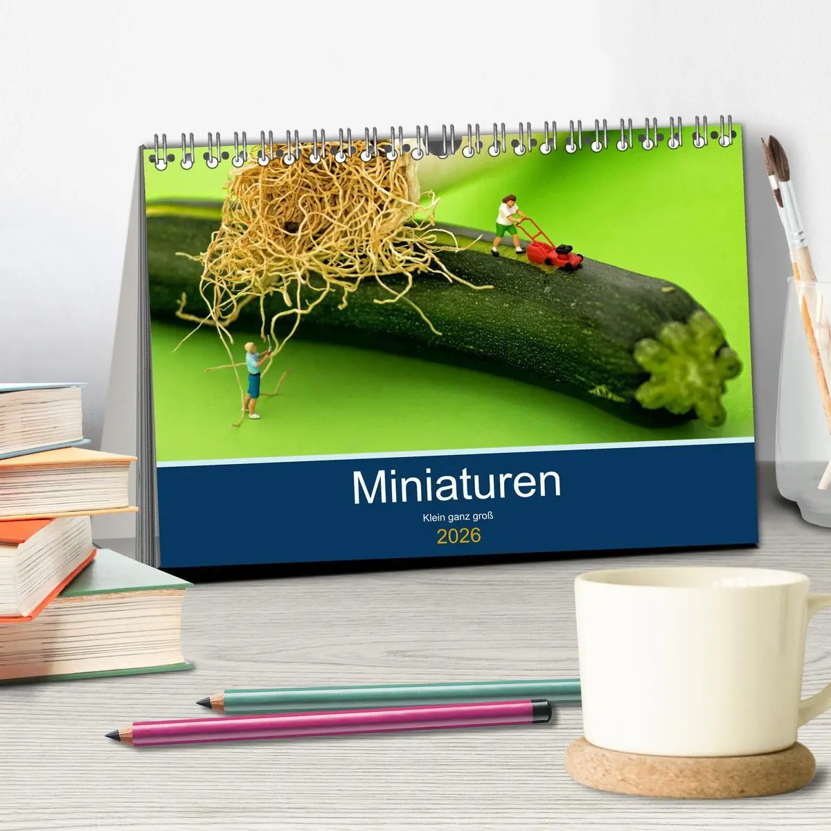 Bild: 9783457733066 | Miniaturen - Klein ganz groß (Tischkalender 2026 DIN A5 quer),...
