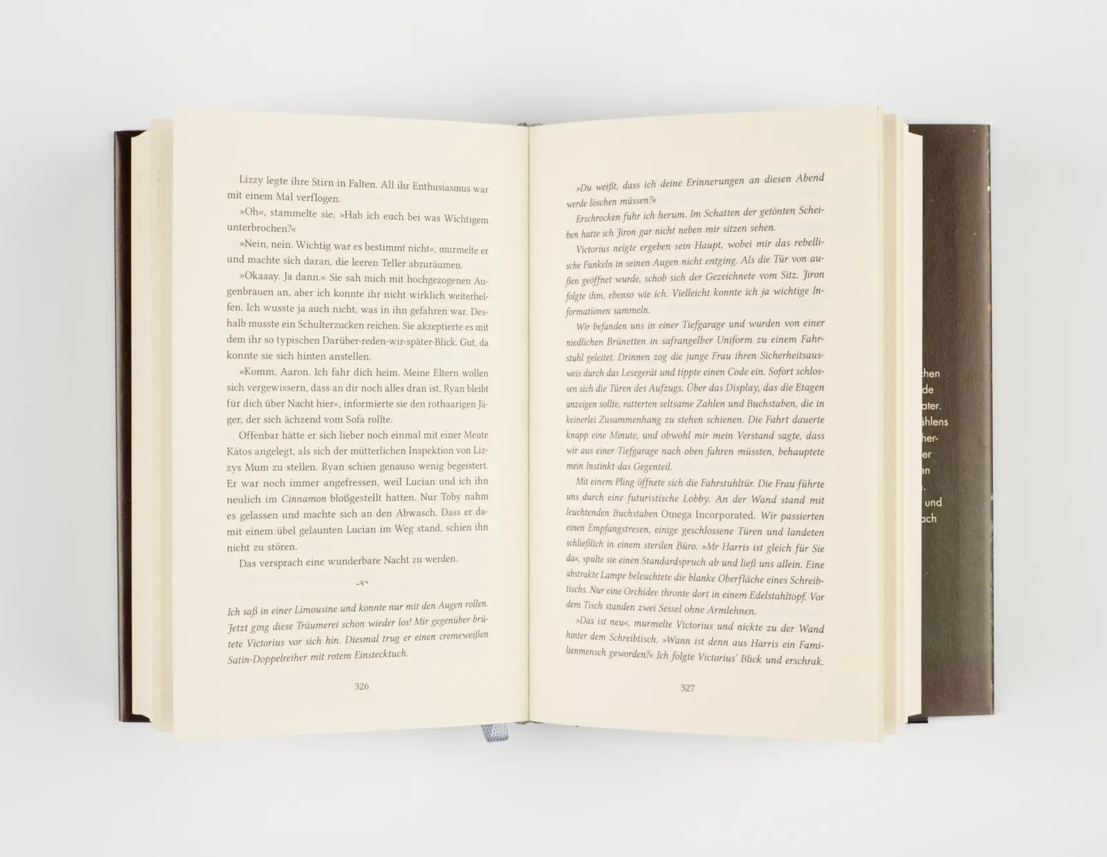 Bild: 9783522506366 | Izara 1: Das ewige Feuer | Julia Dippel | Buch | Izara | 544 S. | 2018