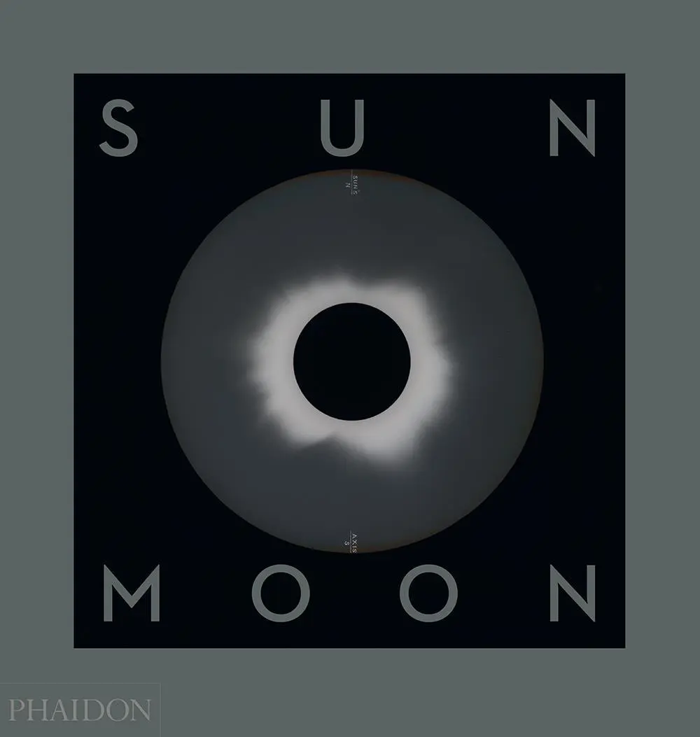Cover: 9780714876566 | Sun and Moon | A Story of Astronomy, Photography and Cartography