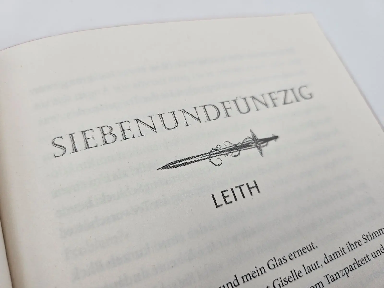 Bild: 9783492706766 | Bloodguard | Roman Mit limitiertem Farbschnitt | Cecy Robson | Buch