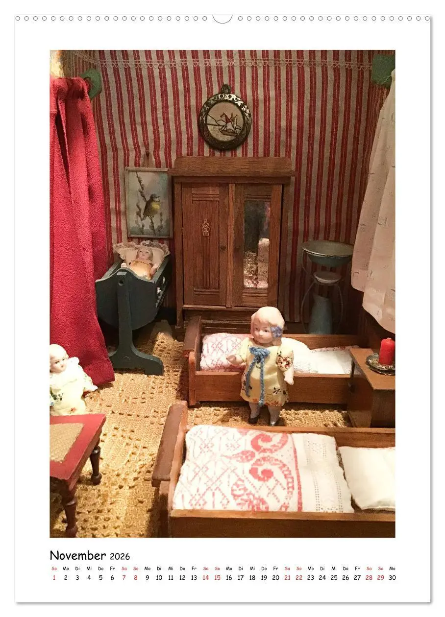 Bild: 9783516393767 | Alte Puppenzimmer (Wandkalender 2026 DIN A2 hoch), CALVENDO...