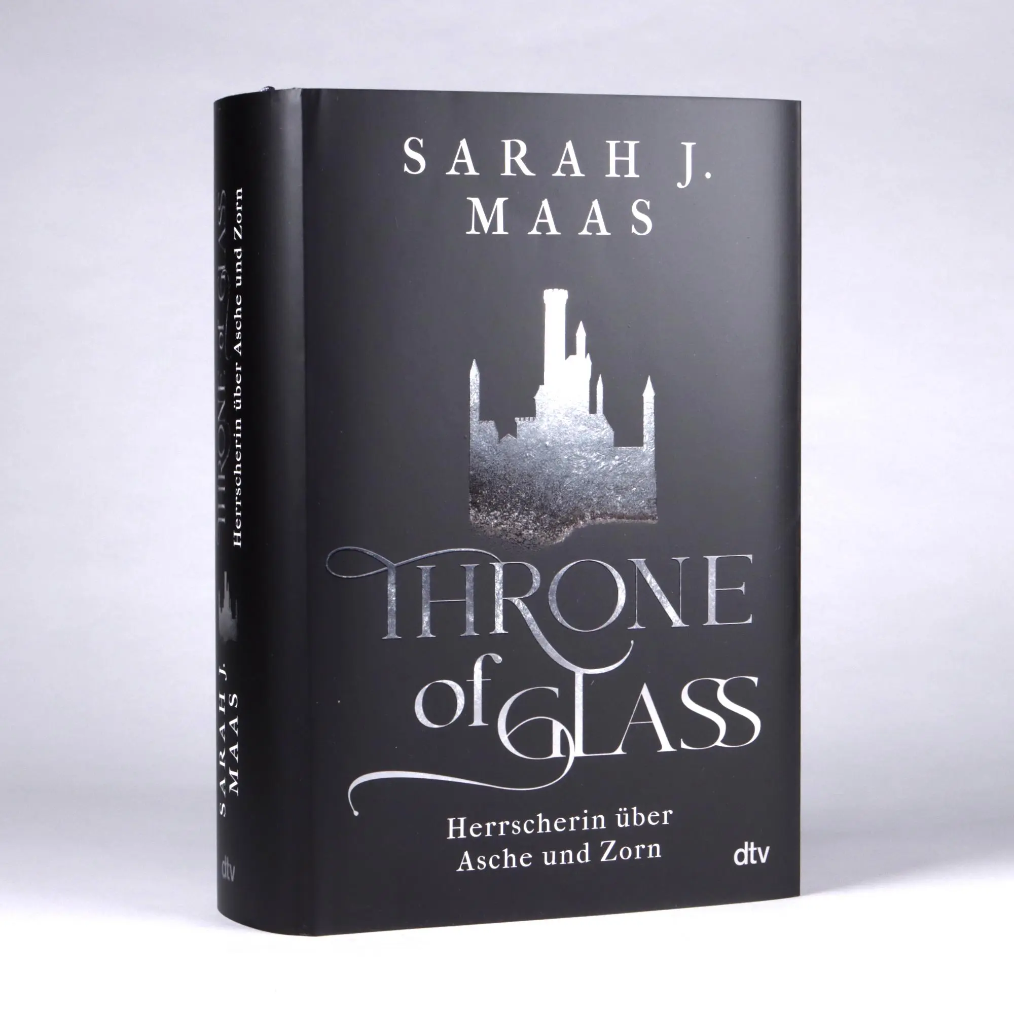 Bild: 9783423765367 | Throne of Glass - Herrscherin über Asche und Zorn | Sarah J. Maas