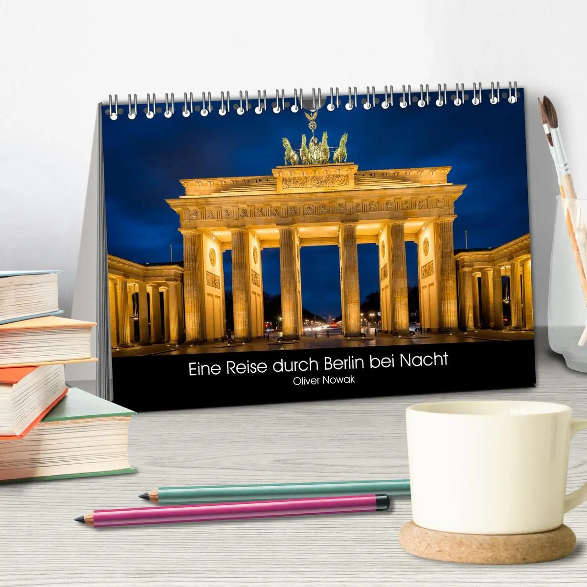Bild: 9783457616567 | Eine Reise durch Berlin bei Nacht (Tischkalender 2026 DIN A5 quer),...
