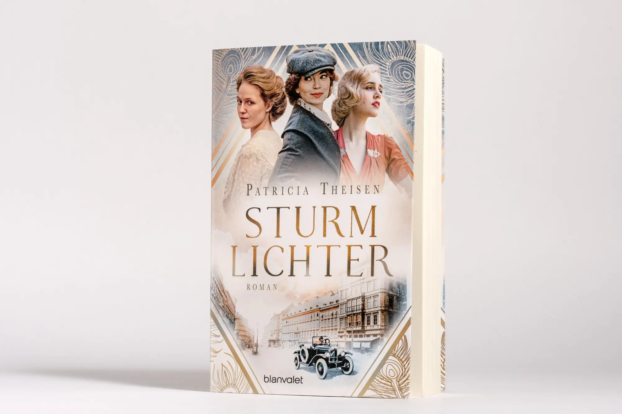 Bild: 9783734110368 | Sturmlichter | Roman | Patricia Theisen | Taschenbuch | 592 S. | 2023