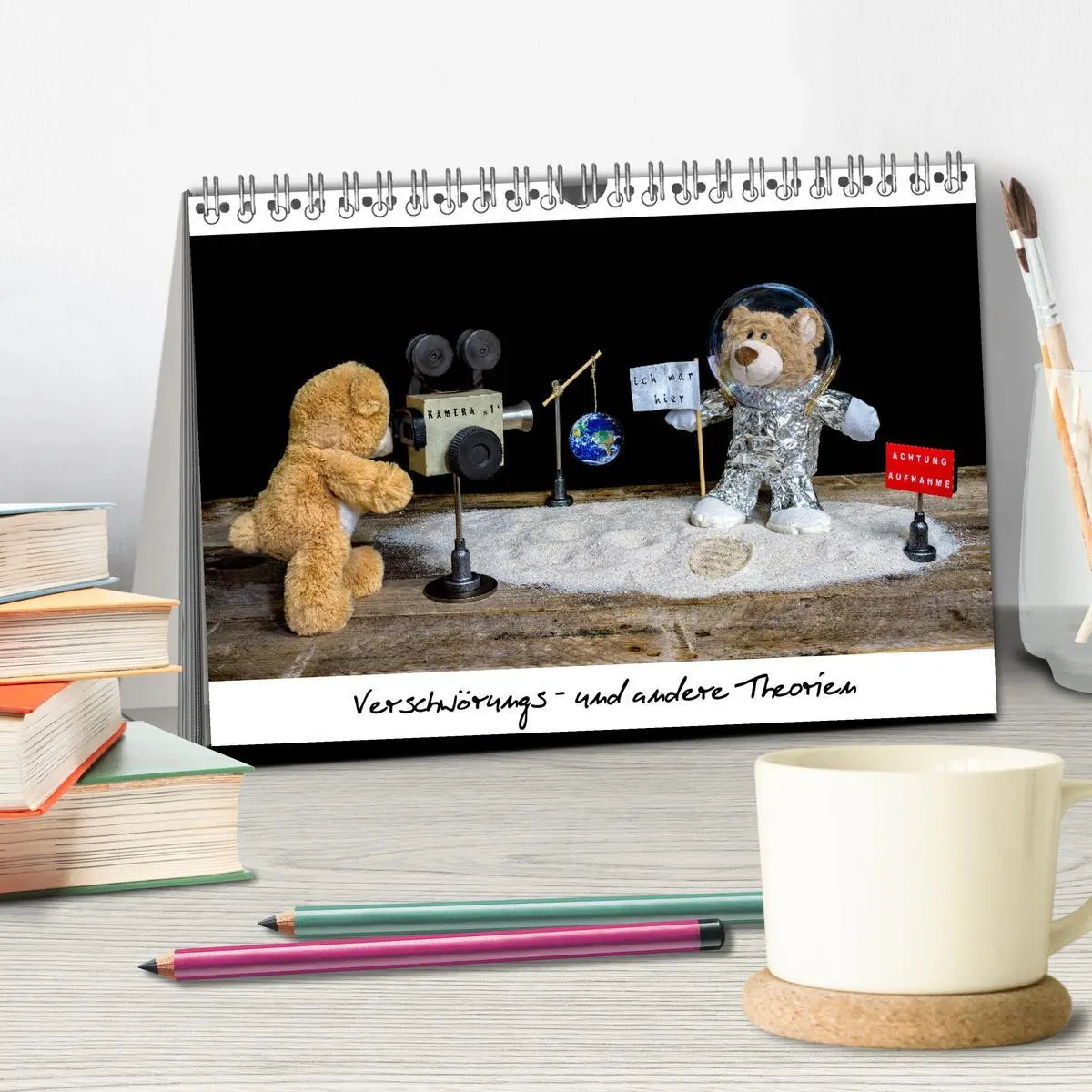 Bild: 9783457680568 | Verschwörungs - und andere Theorien (Tischkalender 2026 DIN A5...