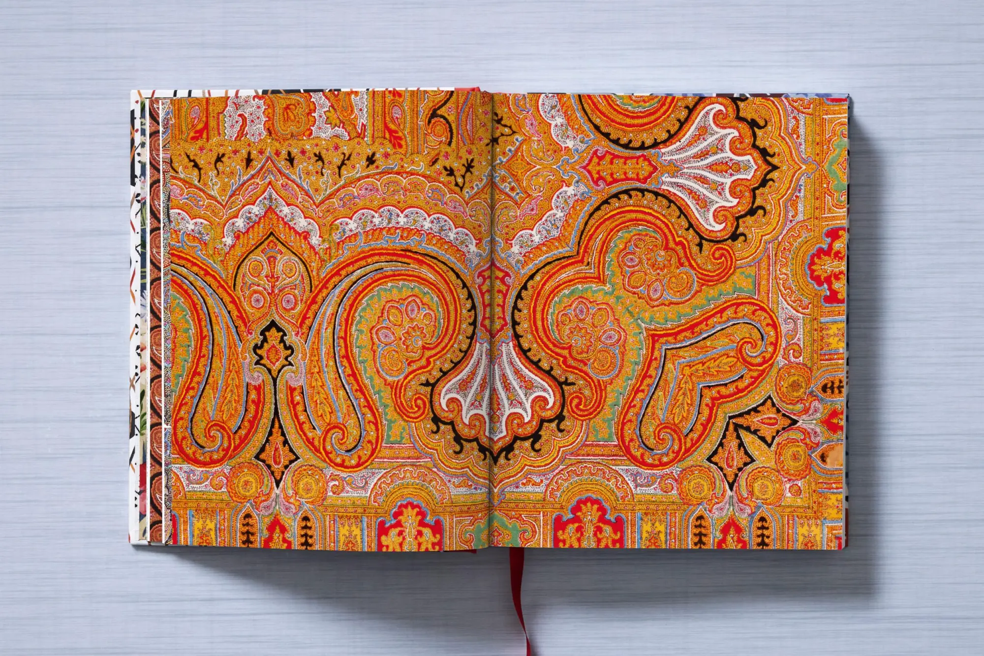 Bild: 9783836562768 | The Book of Printed Fabrics. From the 16th century until today | Buch Bild: 9783836562768 | The Book of Printed Fabrics. From the 16th century until today | Buch