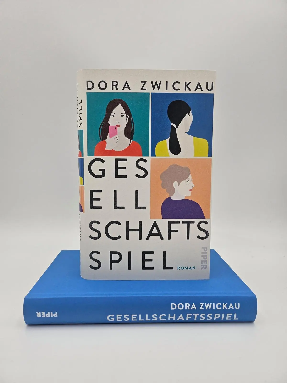 Bild: 9783492073868 | Gesellschaftsspiel | Dora Zwickau | Buch | 288 S. | Deutsch | 2025