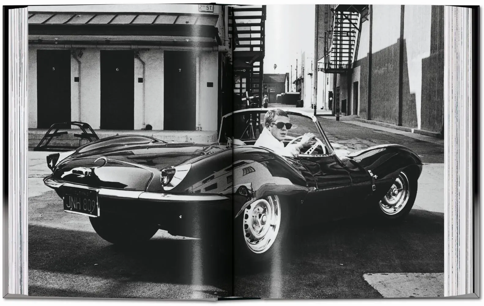 Bild: 9783836591669 | Sports Cars. 45th Ed. | Charlotte &amp; Peter Fiell (u. a.) | Buch | 2023