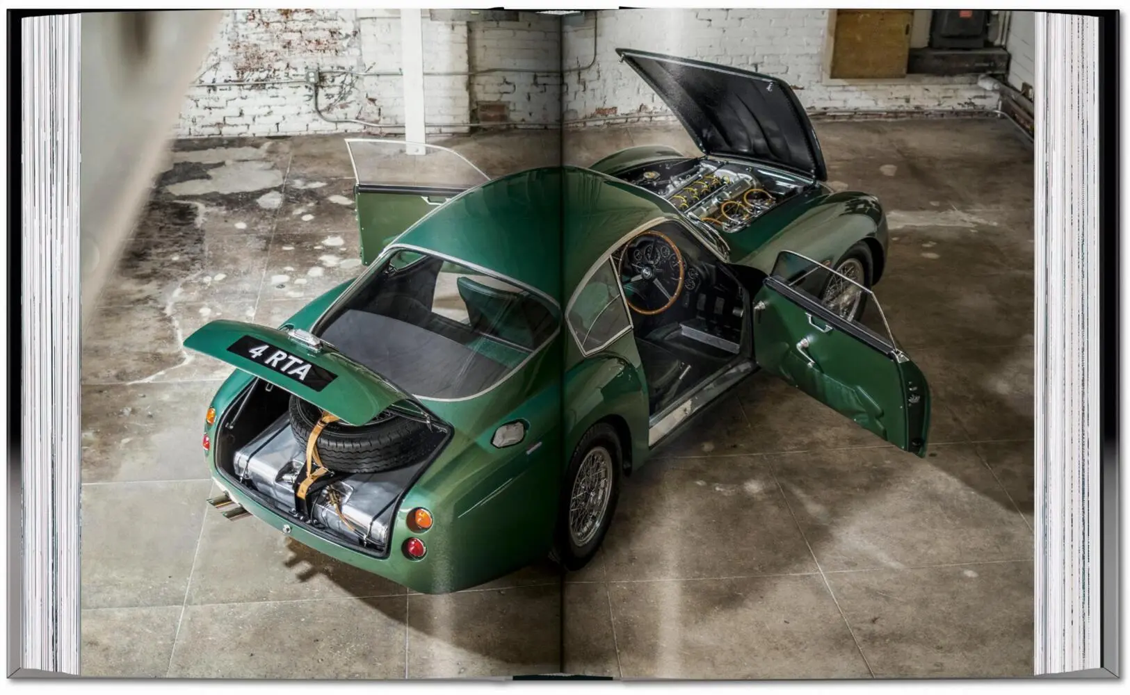 Bild: 9783836591669 | Sports Cars. 45th Ed. | Charlotte &amp; Peter Fiell (u. a.) | Buch | 2023
