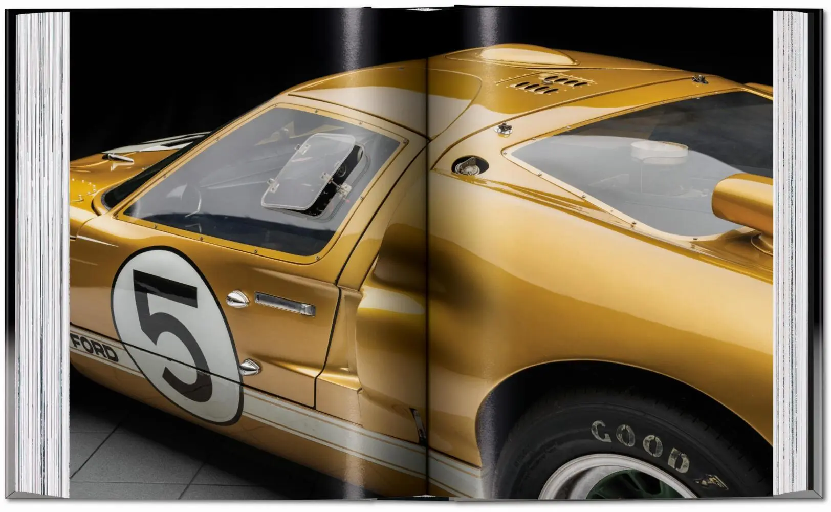 Bild: 9783836591669 | Sports Cars. 45th Ed. | Charlotte &amp; Peter Fiell (u. a.) | Buch | 2023
