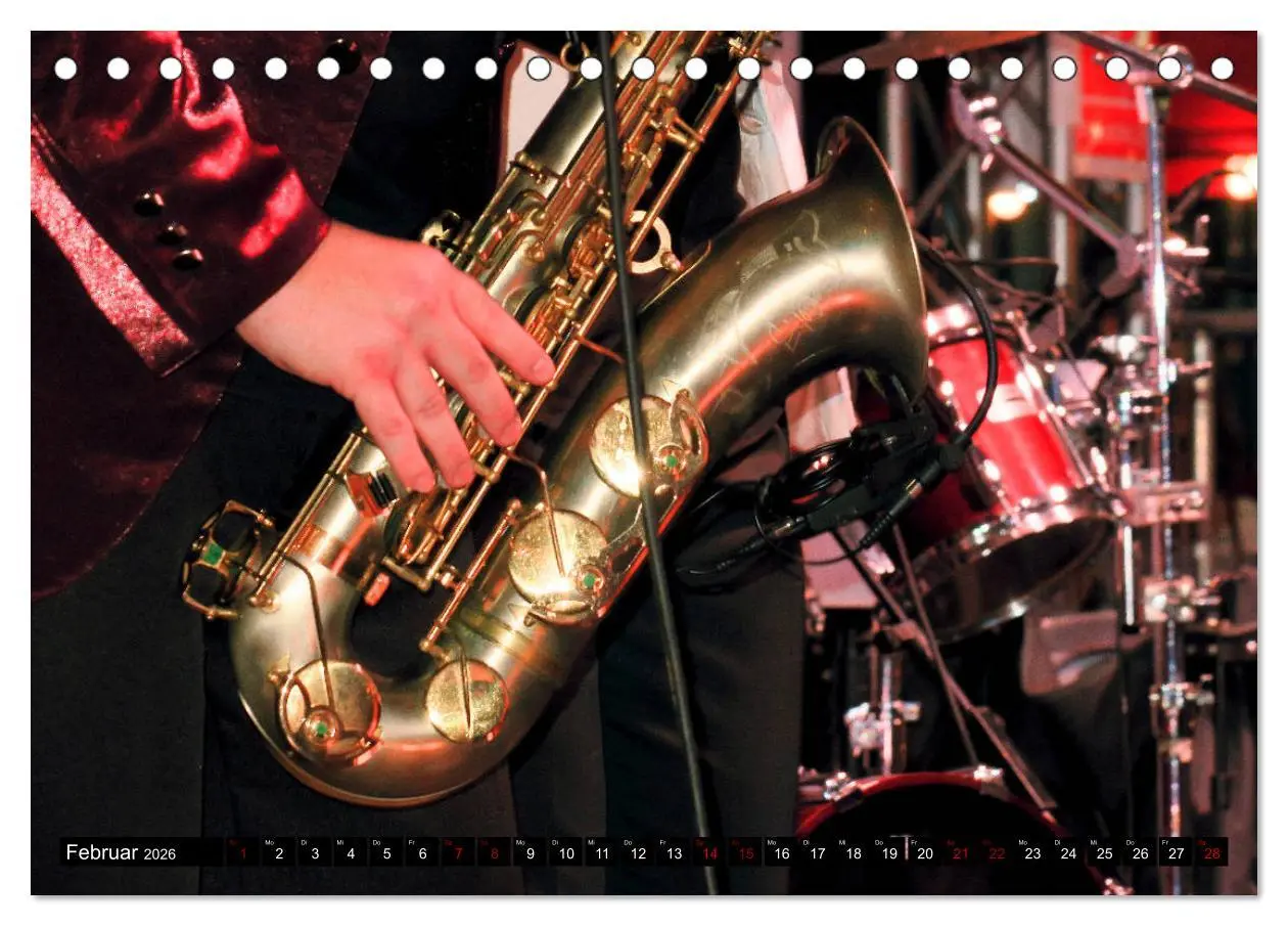 Bild: 9783457853269 | SAXOPHON - on stage (Tischkalender 2026 DIN A5 quer), CALVENDO...