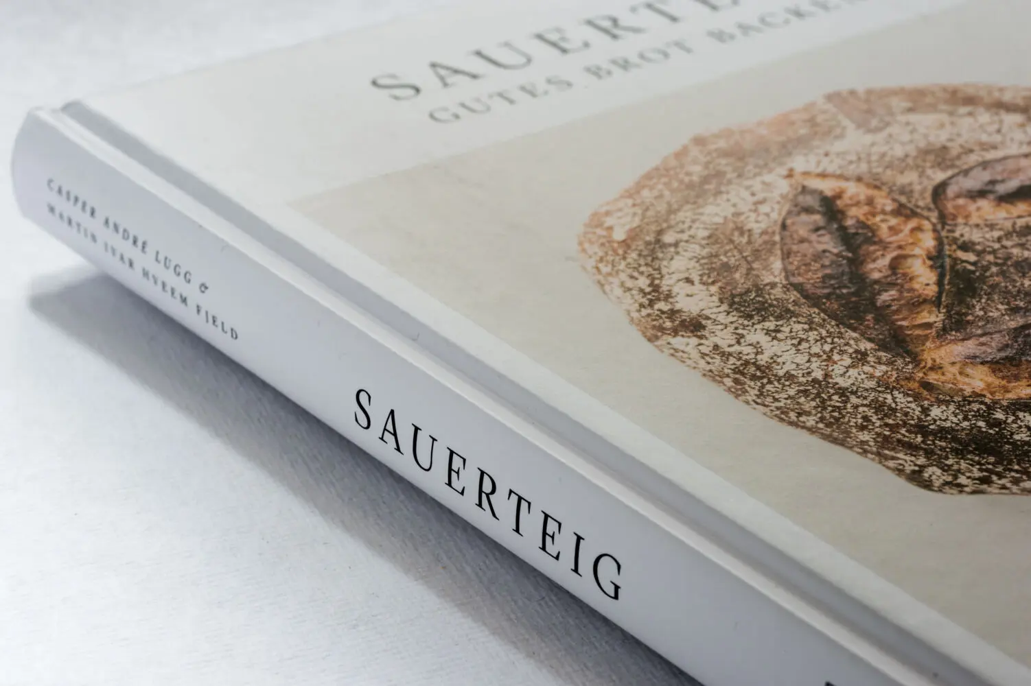Bild: 9783791388069 | Sauerteig. Gutes Brot backen | Casper André Lugg (u. a.) | Buch | 2021