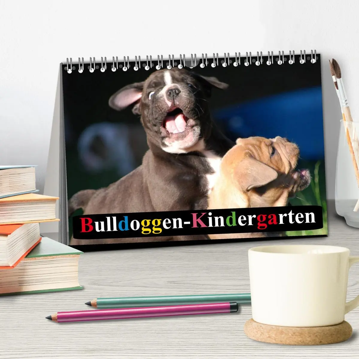 Bild: 9783516138269 | Bulldoggen-Kindergarten (Tischkalender 2026 DIN A5 quer), CALVENDO...