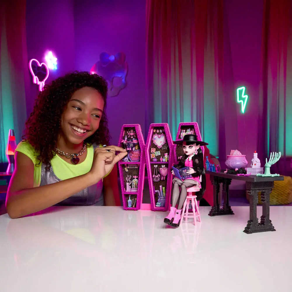 Bild: 194735258369 | Monster High Draculaura Geheimniss Zaubertränke Zimmer Spielset | 2025