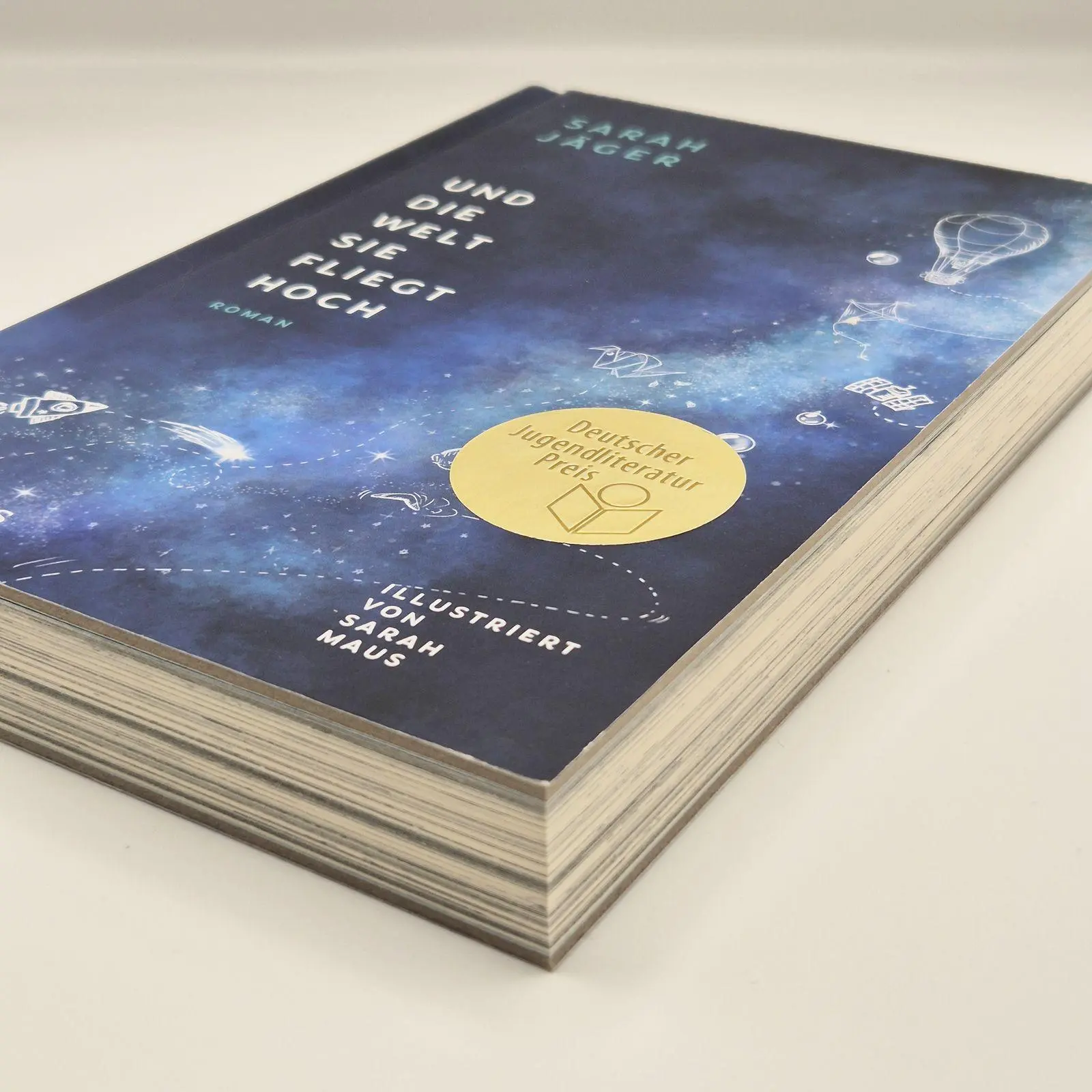 Bild: 9783757100070 | Und die Welt, sie fliegt hoch | Sarah Jäger | Buch | 272 S. | Deutsch