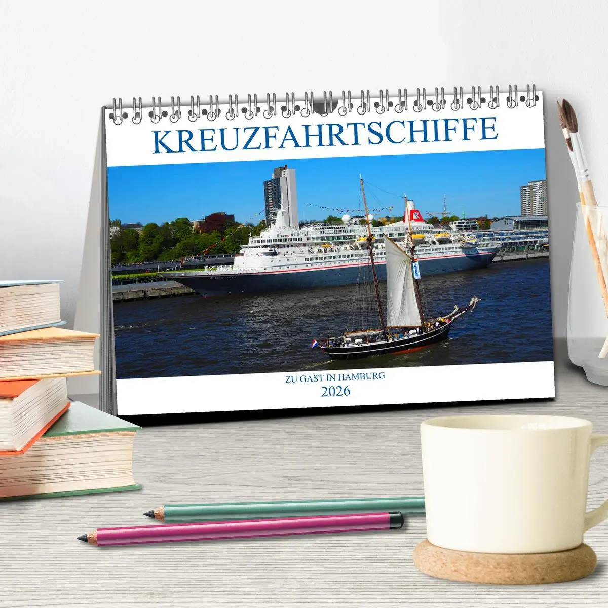 Bild: 9783457762370 | Kreuzfahrtschiffe zu Gast in Hamburg (Tischkalender 2026 DIN A5...