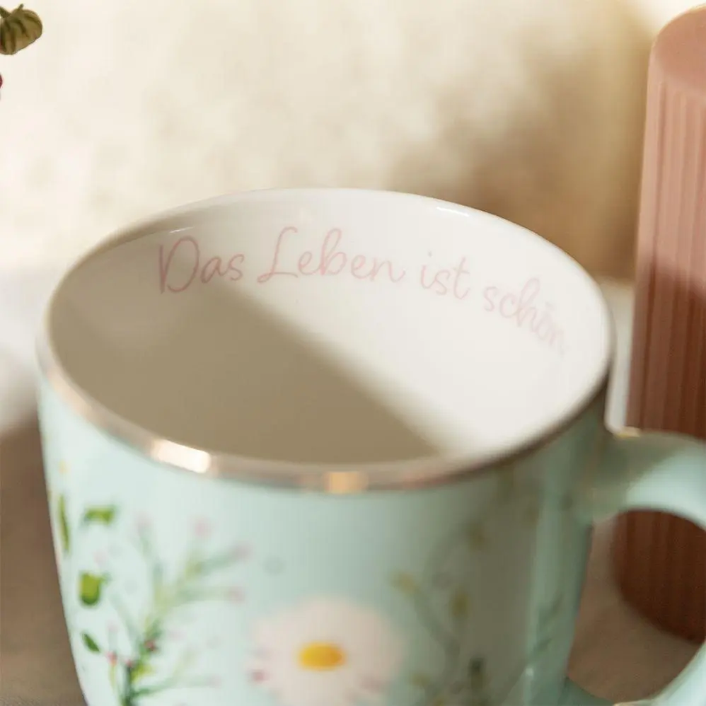 Bild: 4036442015070 | Blütenträume Kaffeebecher "Das Leben ist schön", 350 ml | Groh Verlag