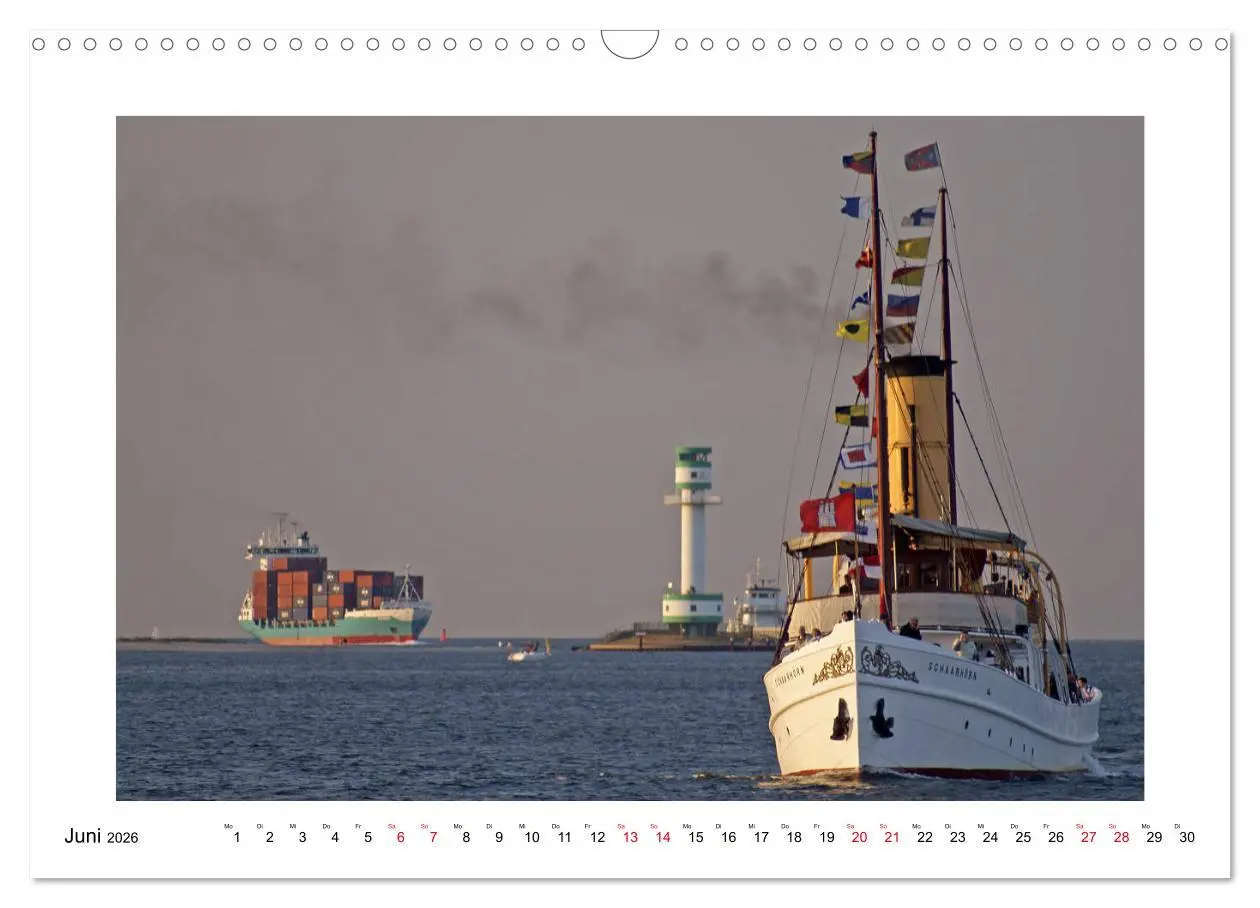 Bild: 9783457896570 | Rauchfahnen über der Ostsee - Schiffe unter Dampf (Wandkalender...