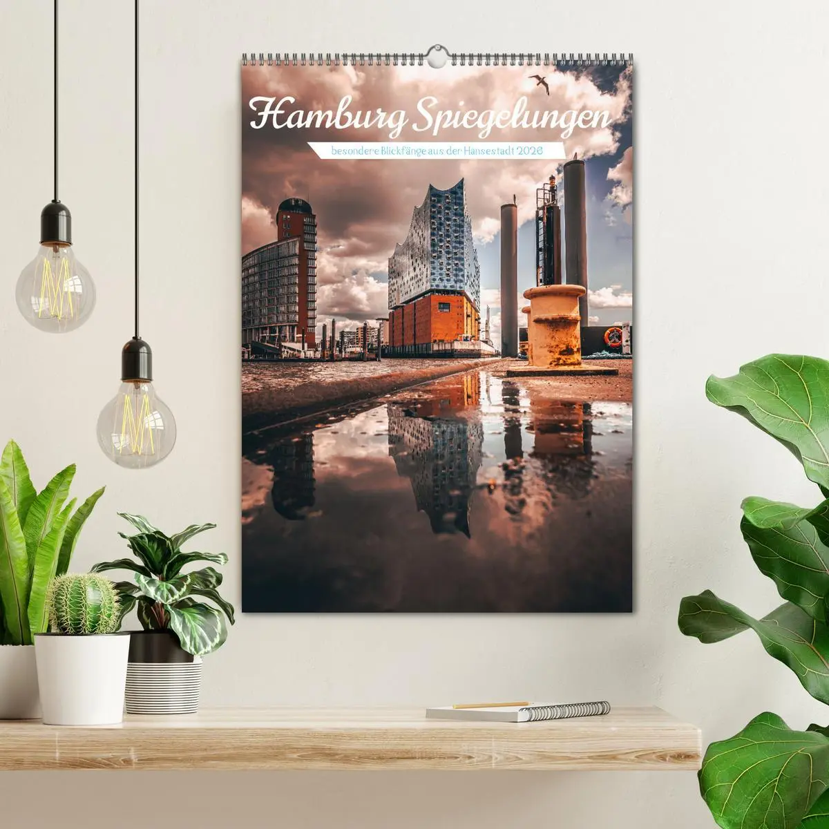 Bild: 9783516338270 | Hamburg Spiegelungen 2026 (Wandkalender 2026 DIN A2 hoch), CALVENDO...