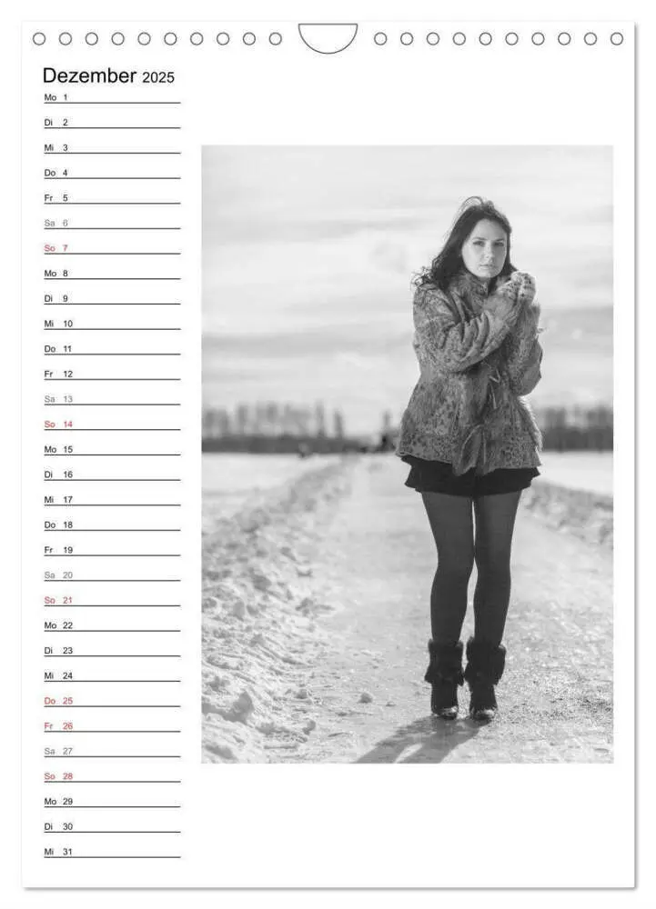 Bild: 9783457030271 | Mode in schwarz und weiß (Wandkalender 2025 DIN A4 hoch), CALVENDO...