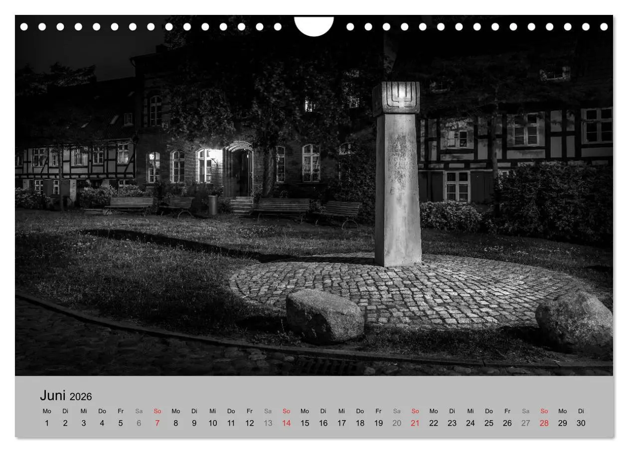 Bild: 9783516034271 | Hansestadt Stralsund bei Nacht (mit GPS-Koordinaten) (Wandkalender...
