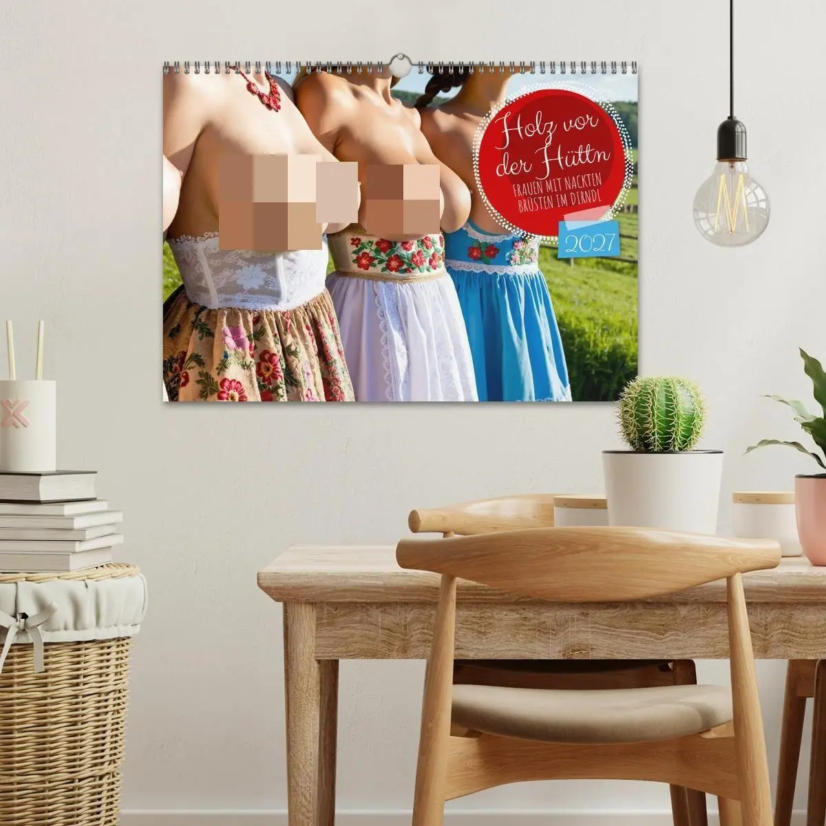 Bild: 9783516914771 | Holz vor der Hüttn - Frauen mit nackten Brüsten im Dirndl...