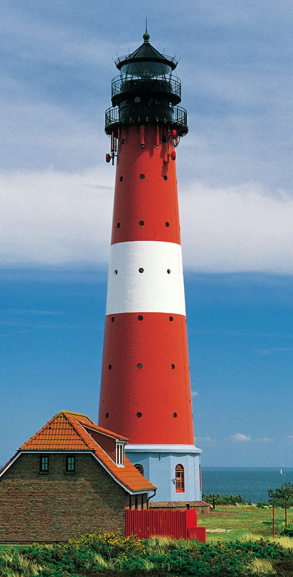 Bild: 4250000966271 | LEUCHTTÜRME an Nord- und Ostsee 2027. Postkartenkalender | Kalender