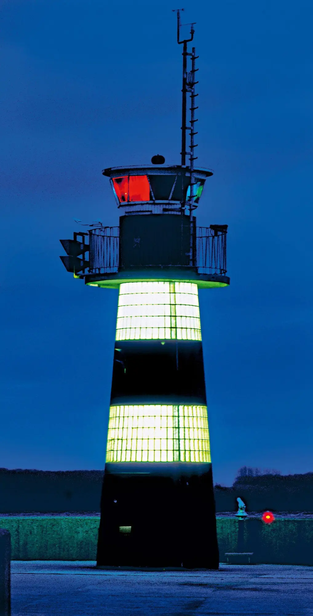 Bild: 4250000966271 | LEUCHTTÜRME an Nord- und Ostsee 2027. Postkartenkalender | Kalender