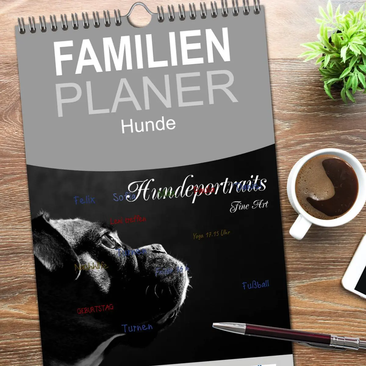 Bild: 9783516517071 | Familienplaner 2026 - Hundeportraits Fine Art mit 5 Spalten...