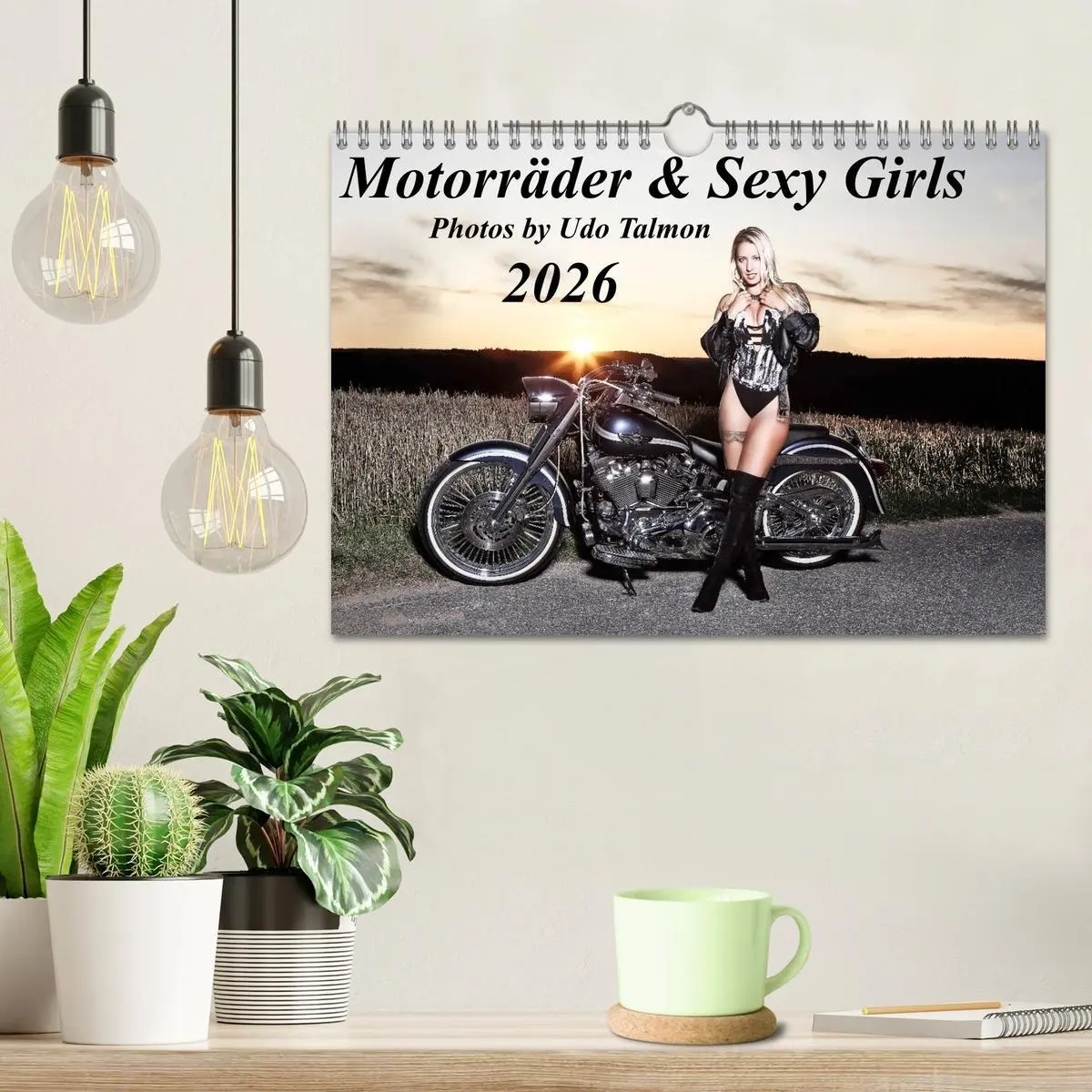 Bild: 9783457777671 | Motorräder &amp; Sexy Girls (Wandkalender 2026 DIN A4 quer), CALVENDO...