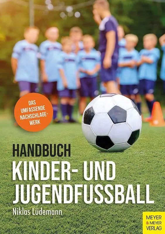 Cover: 9783840379871 | Handbuch Kinder- &amp; Jugendfußball | Niklas Lüdemann | Taschenbuch