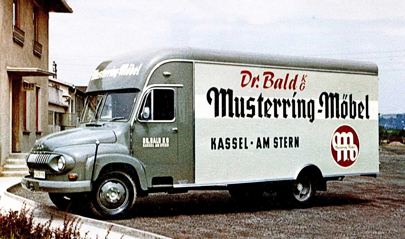 Bild: 9783751612272 | Jahrbuch Lastwagen 2027 | Bernd Regenberg | Taschenbuch | 144 S.