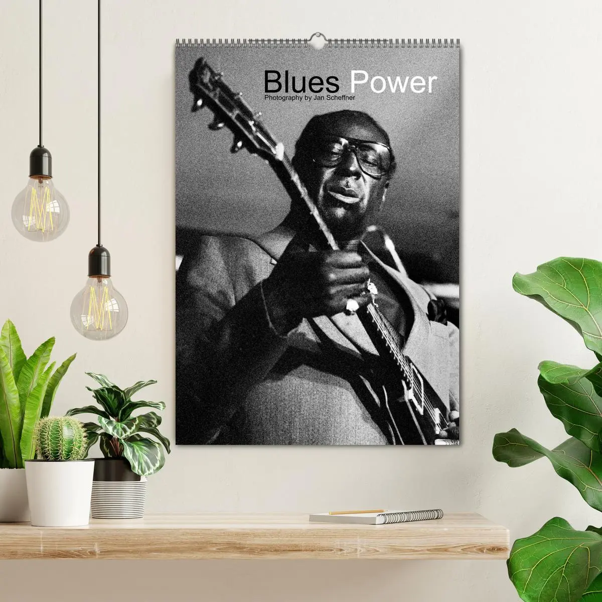 Bild: 9783516423372 | Blues Power (Wandkalender 2026 DIN A2 hoch), CALVENDO Monatskalender