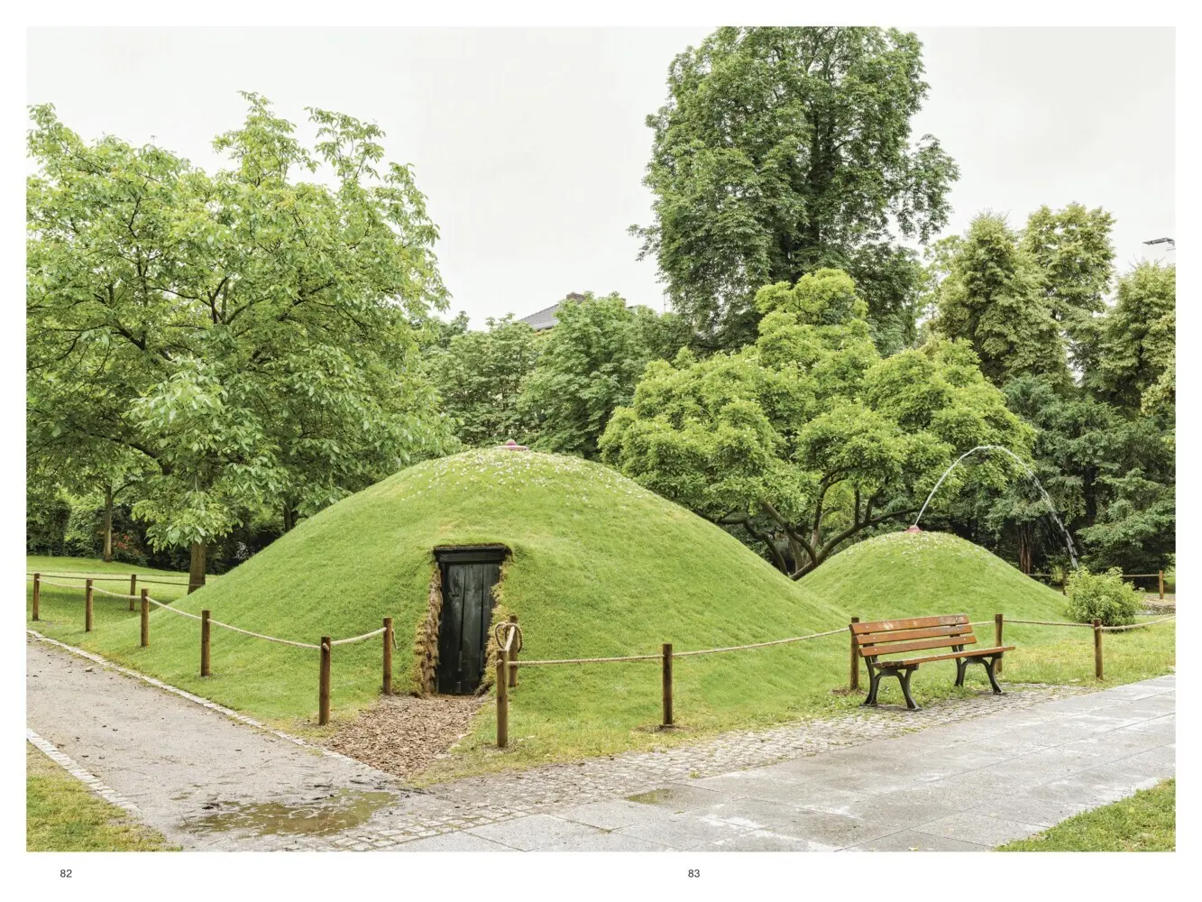 Bild: 9783954764372 | living in a sculpture | (Deutsch/Englisch) | TinyBE (u. a.) | Buch