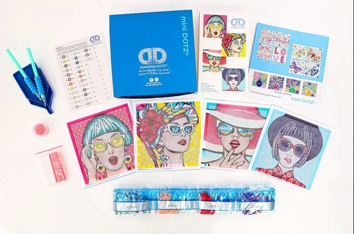 Bild: 4895225942473 | DIAMOND DOTZ - Diamond Painting Mini Moderne Frauen | Kit (Bastelset)