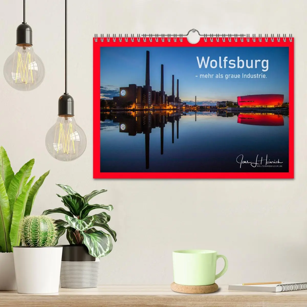 Bild: 9783457702673 | Wolfsburg - mehr als graue Industrie. (Wandkalender 2026 DIN A4...