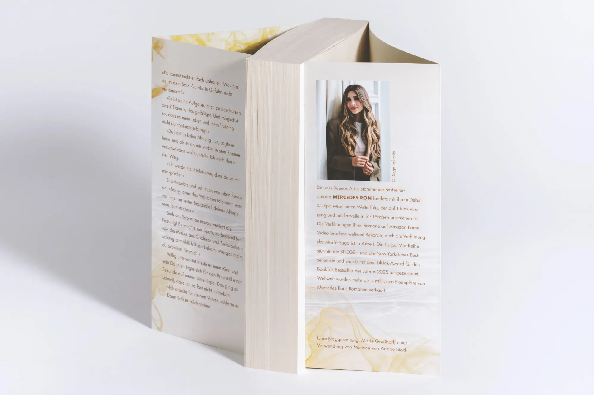 Bild: 9783570168073 | Drawn Together | Mercedes Ron | Taschenbuch | Die Marfil-Saga | 432 S.