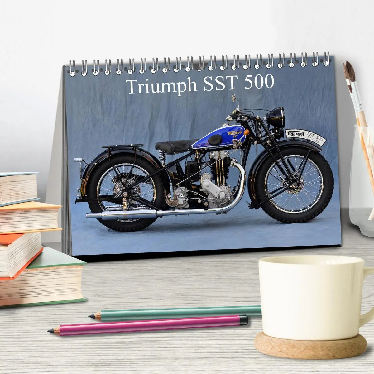 Bild: 9783516214574 | Triumph SST 500 (Tischkalender 2026 DIN A5 quer), CALVENDO...
