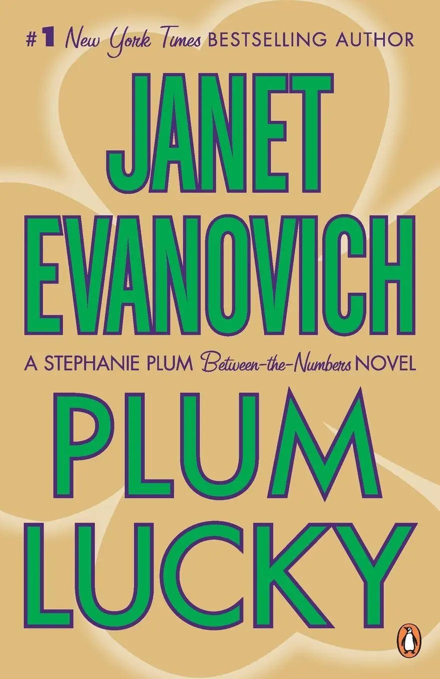Cover: 9780141012575 | Plum Lucky | Janet Evanovich | Taschenbuch | Kartoniert / Broschiert