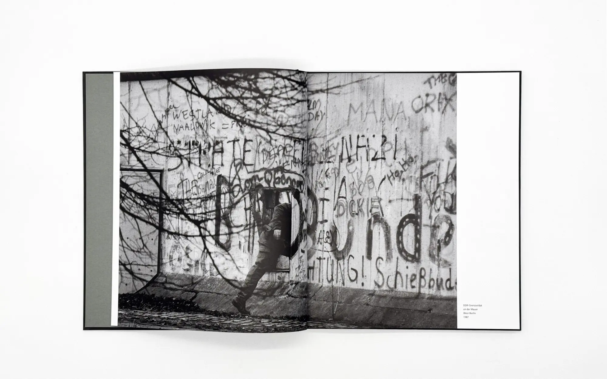 Bild: 9783422803275 | Barbara Klemm | Entscheidende Momente | Peter Forster (u. a.) | Buch