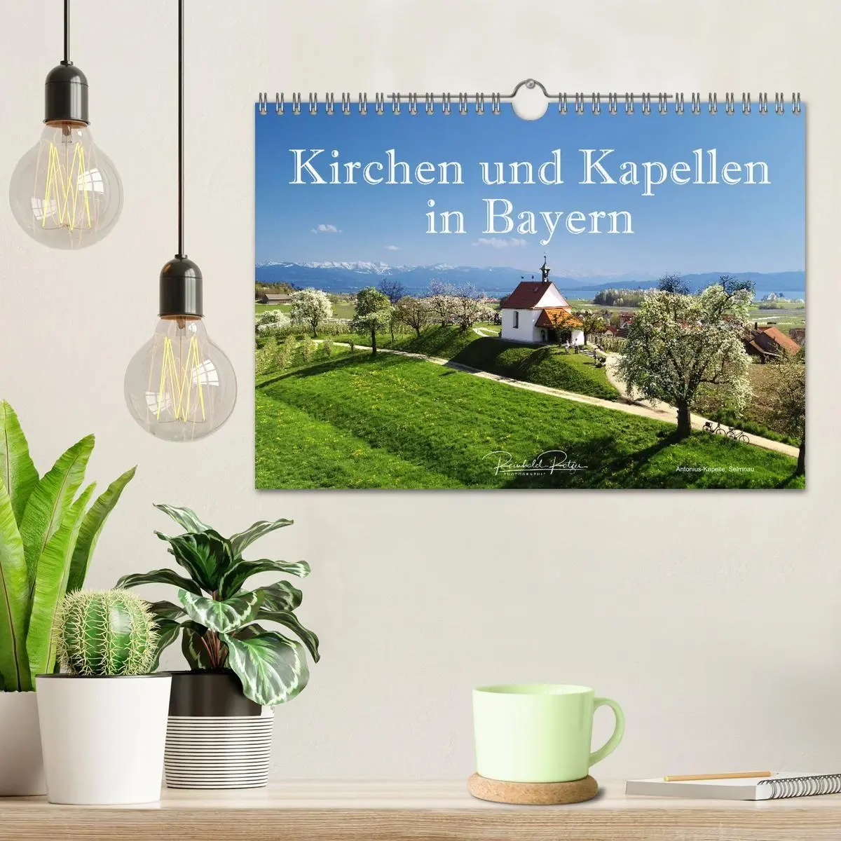 Bild: 9783516814675 | Kirchen und Kapellen in Bayern (Wandkalender 2027 DIN A4 quer),...