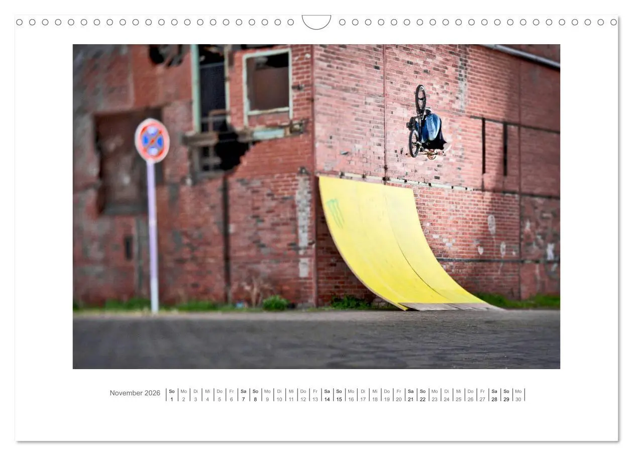 Bild: 9783516019575 | fullbmxcrmo4130 - bmx fotografie von tim korbmacher (Wandkalender...
