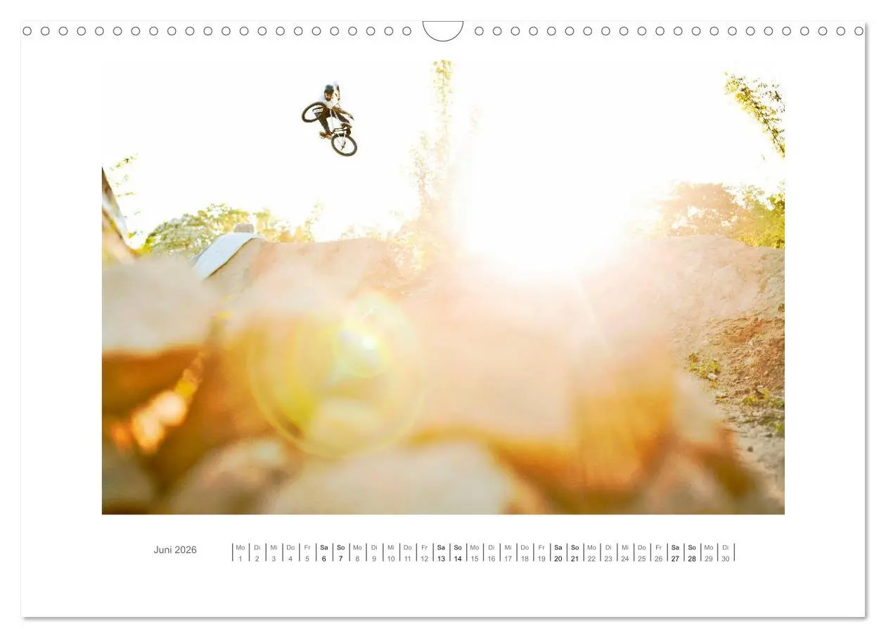 Bild: 9783516019575 | fullbmxcrmo4130 - bmx fotografie von tim korbmacher (Wandkalender...