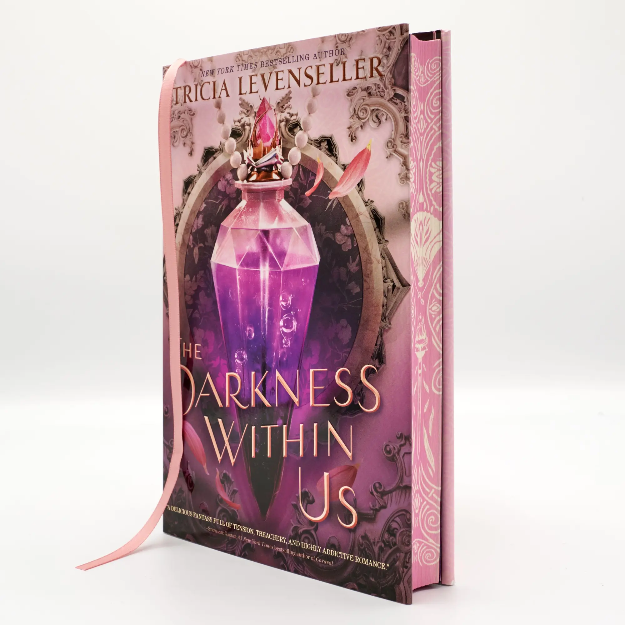Bild: 9781250840776 | The Darkness Within Us. Special Edition | Tricia Levenseller | Buch