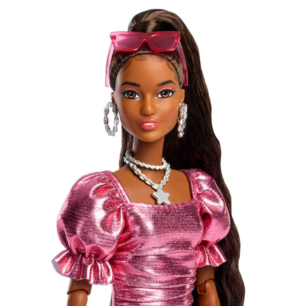 Bild: 194735303076 | Barbie Deluxe Style im rosa Metallic Outfit | Fensterkarton | JFP41
