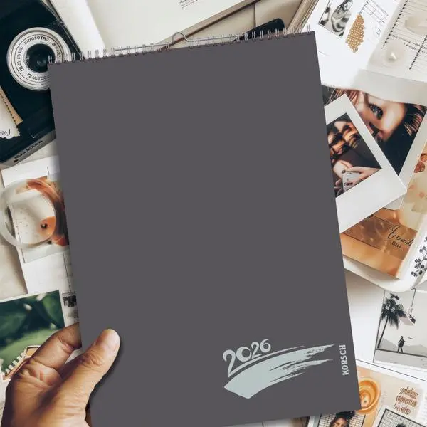 Bild: 9783731885276 | Foto-Malen-Basteln A4 anthrazit mit Folienprägung 2026 | Verlag Korsch