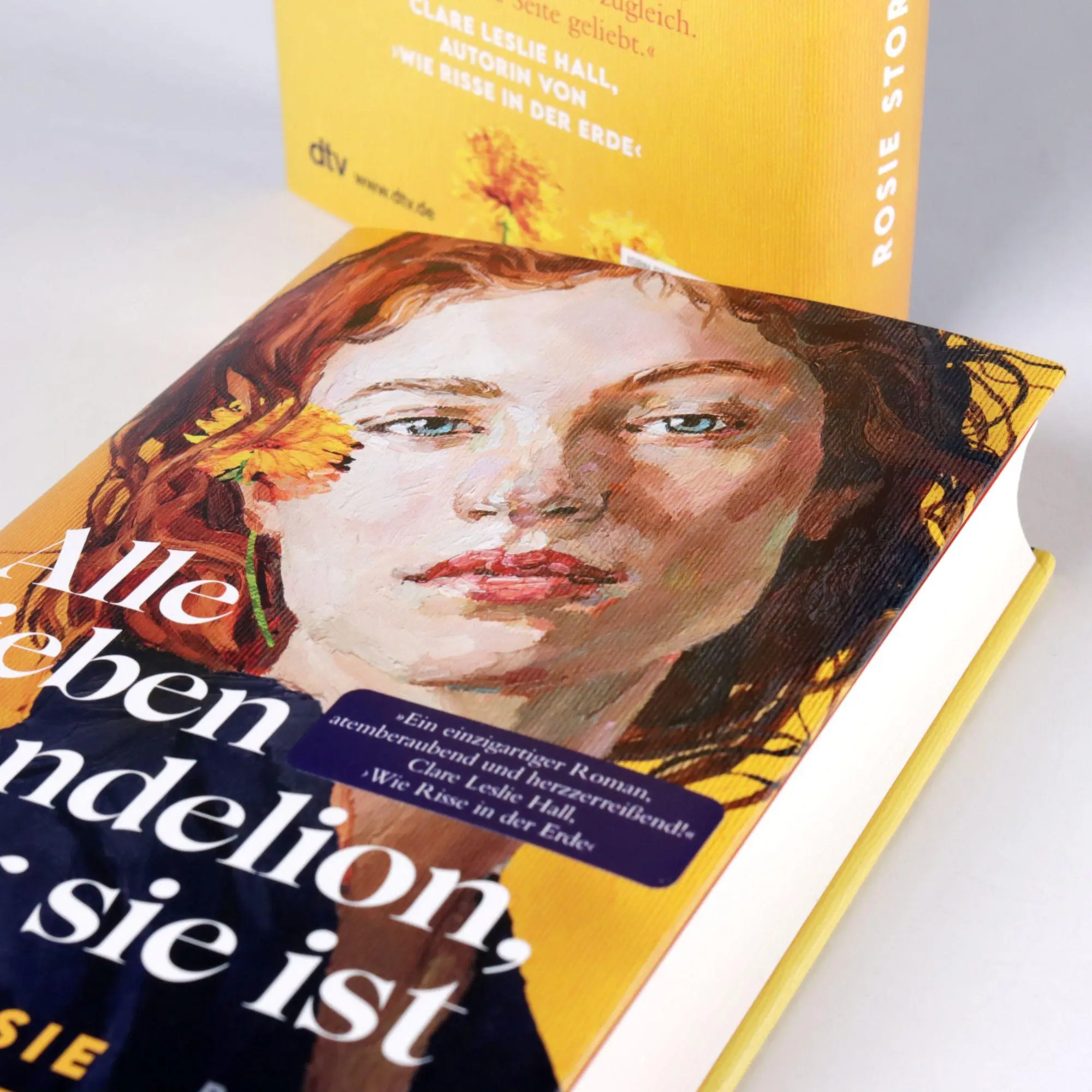 Bild: 9783423285476 | Alle lieben Dandelion, aber sie ist tot | Rosie Storey | Buch | 416 S.